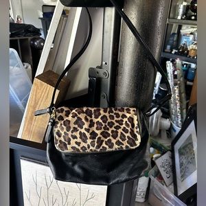 Bueatiful purse animal print